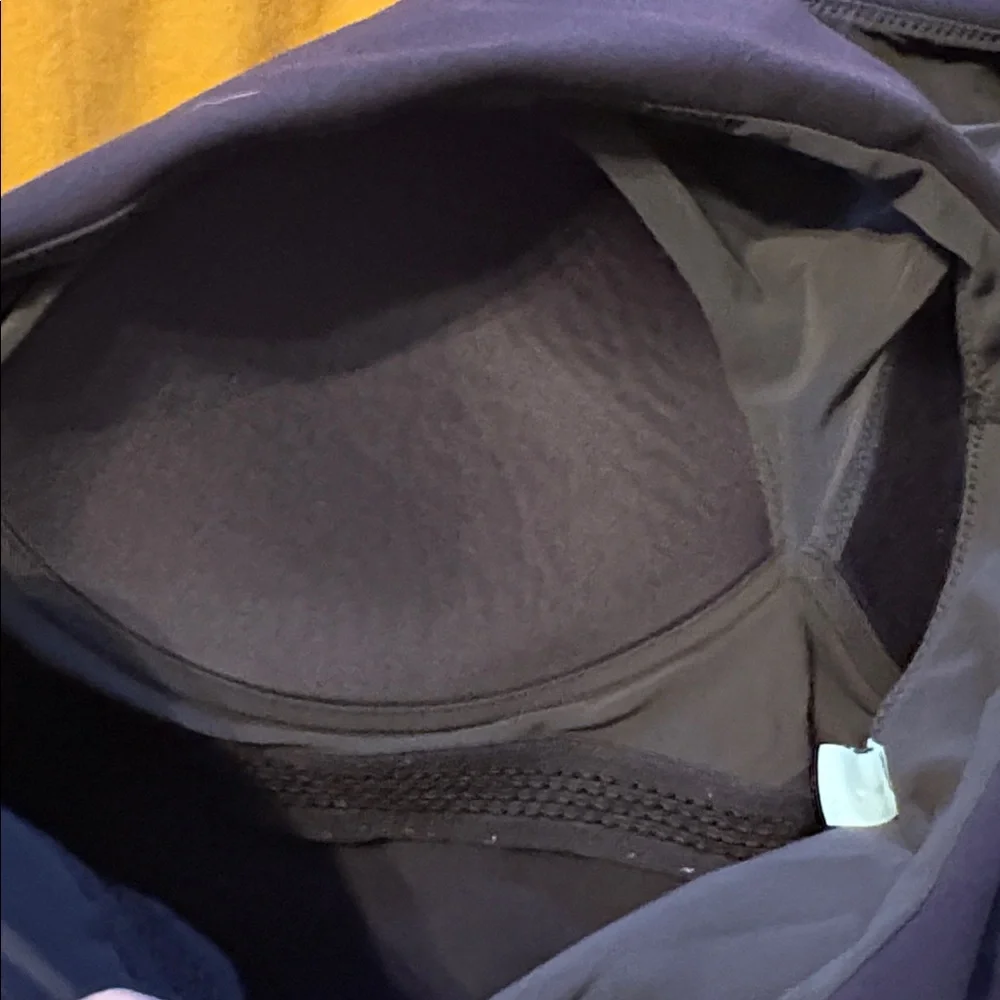 Uniqlo tank sports bra - Picture 5 of 5